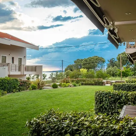 Royalty Seaside Ξενοδοχείο 3*