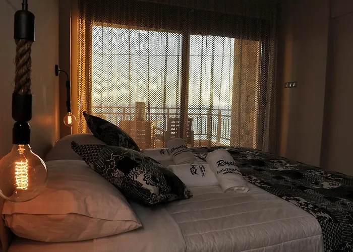 מלון Royalty Seaside