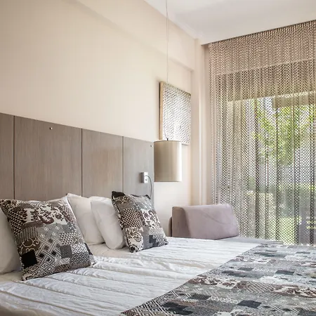 فندق Royalty Seaside 3*