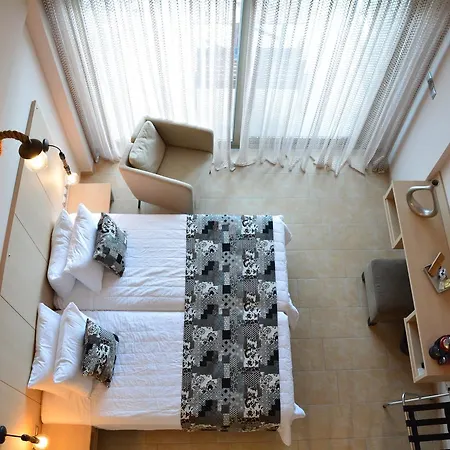 فندق Royalty Seaside 3*