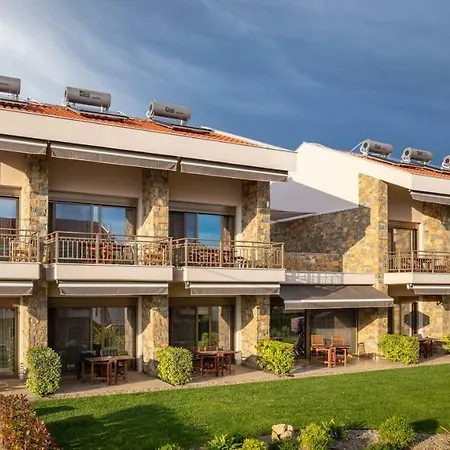 Royalty Seaside Hotel 3*