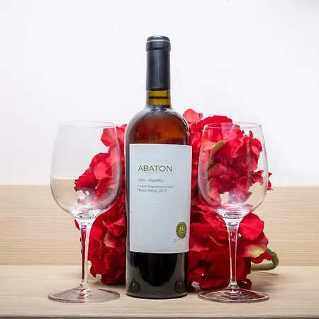 فندق Royalty Seaside 3*