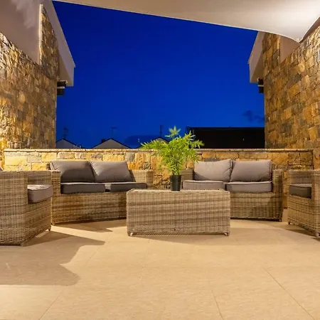 Royalty Seaside فندق نيكيتي