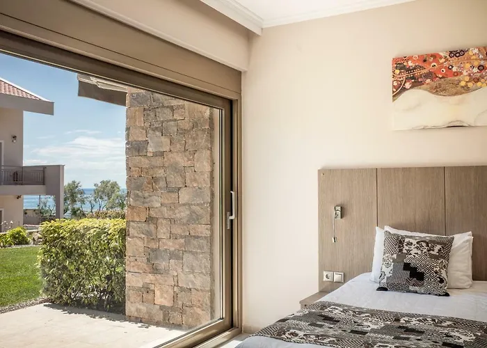 Royalty Seaside Hotel 3*