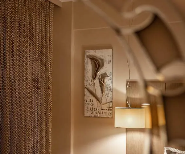 Royalty Seaside Hotel 3*